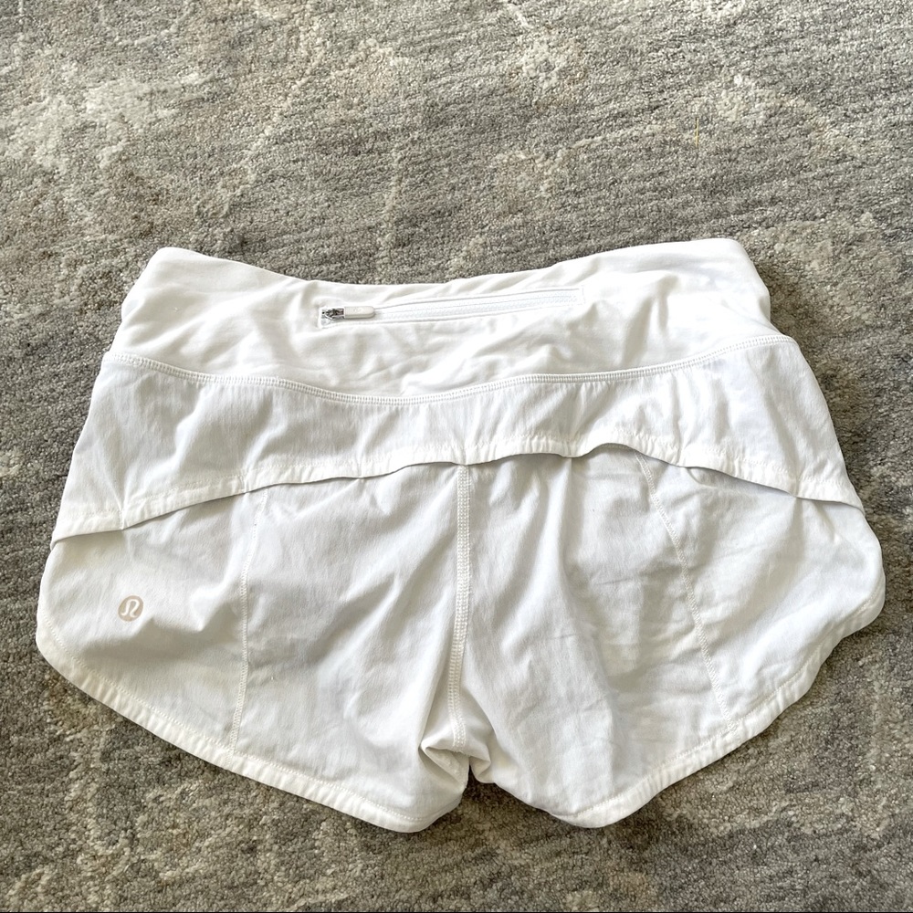 Lululemon Speed Up 2.5 White shorts size 4